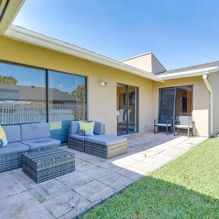 Pet-Friendly Sunrise Escape With Patio, Near Beaches